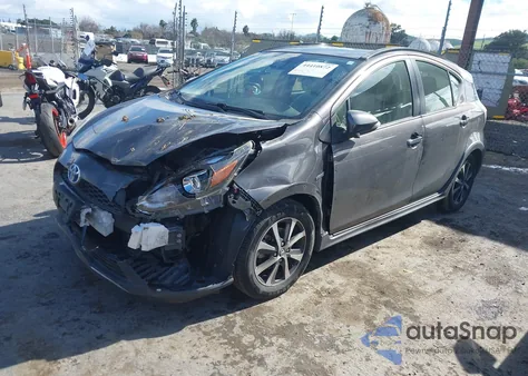 2018 Toyota Prius C One z USA, uszkodzony, nr VIN JTDKDTB32J1604179